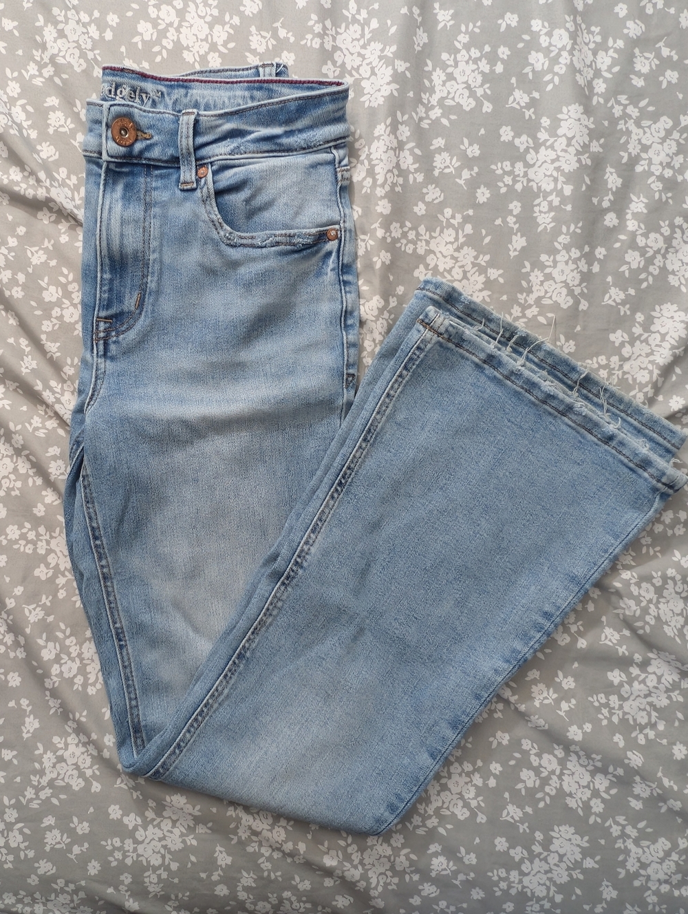 Maurices Edgely High Rise Flare Jean Women's Size 6 Short Length